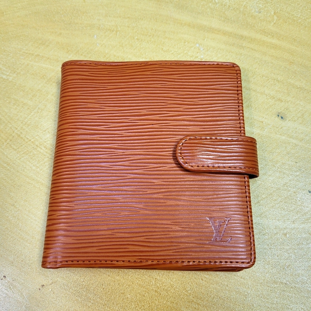 LV Epi Texture Wallet